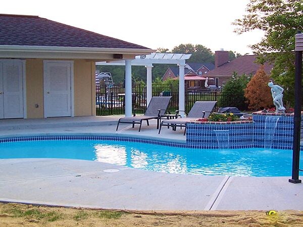 Upsides of Hiring a Professional Pool Maintenance Company